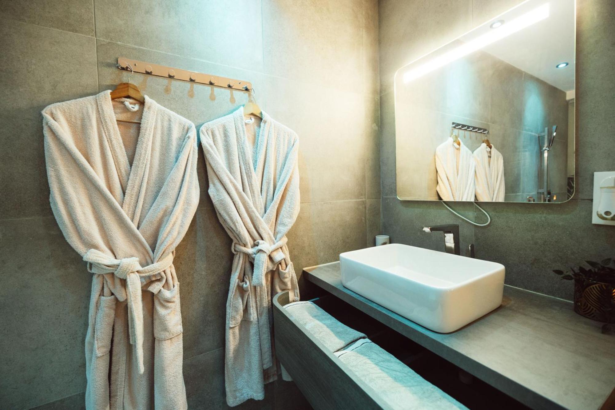 Suite And Spa La Perla Bianca Grabels Extérieur photo